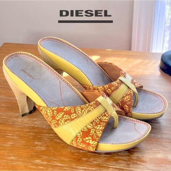 Diesel VINTAGE 90’s Printed Leather Thong Sandals - Picture 1 of 16